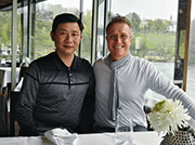 昆山开信精工机械股份有限公司董事长陈晓虎(左)，MFN董事长Steven Baiker(右)